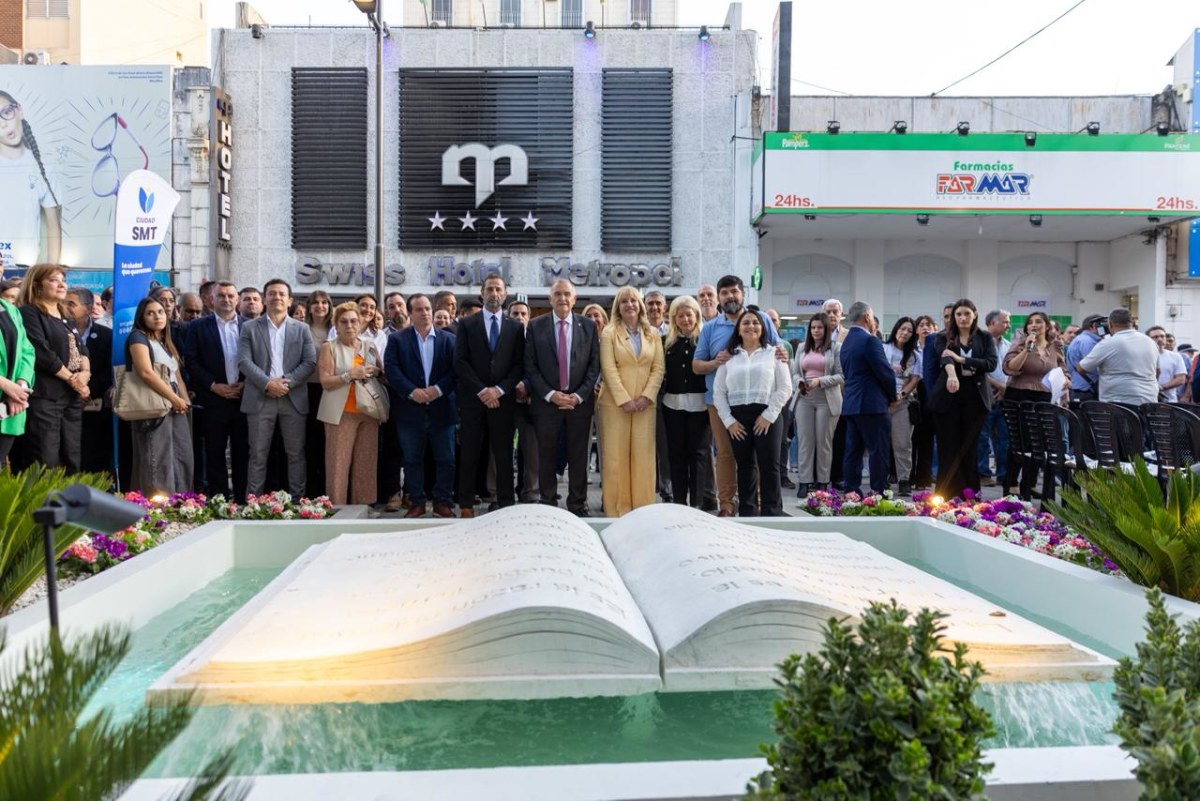 Chahla en la inauguración del Paseo Alberdi IA.jpeg
