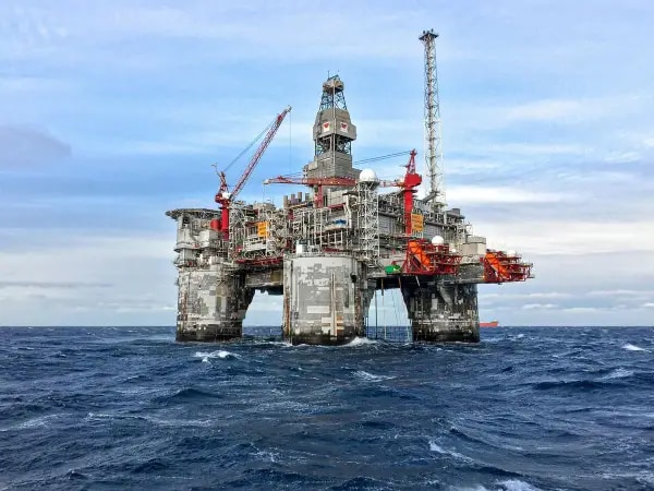 YPF agradeció el apoyo de tres grandes empresas petroleras: aseguran no operarán en las Islas  Malvinas