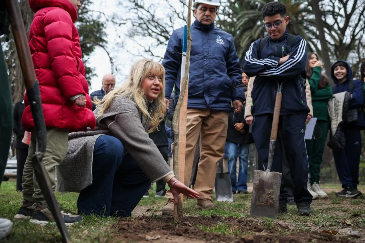 Con 210 nuevos árboles en el Parque Guillermina, la Capital avanza hacia la meta de los 10.000 