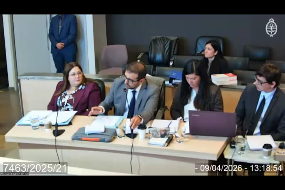 "Compraron" una niña de 13 años por $825.000, la obligaron a casarse con su hijo de 20 y la mandaron a mendigar
