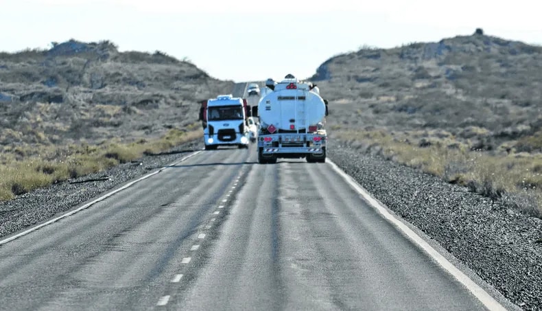 13 petroleras adelantarán U$S 154,5 millones para financiar rutas clave en Neuquén