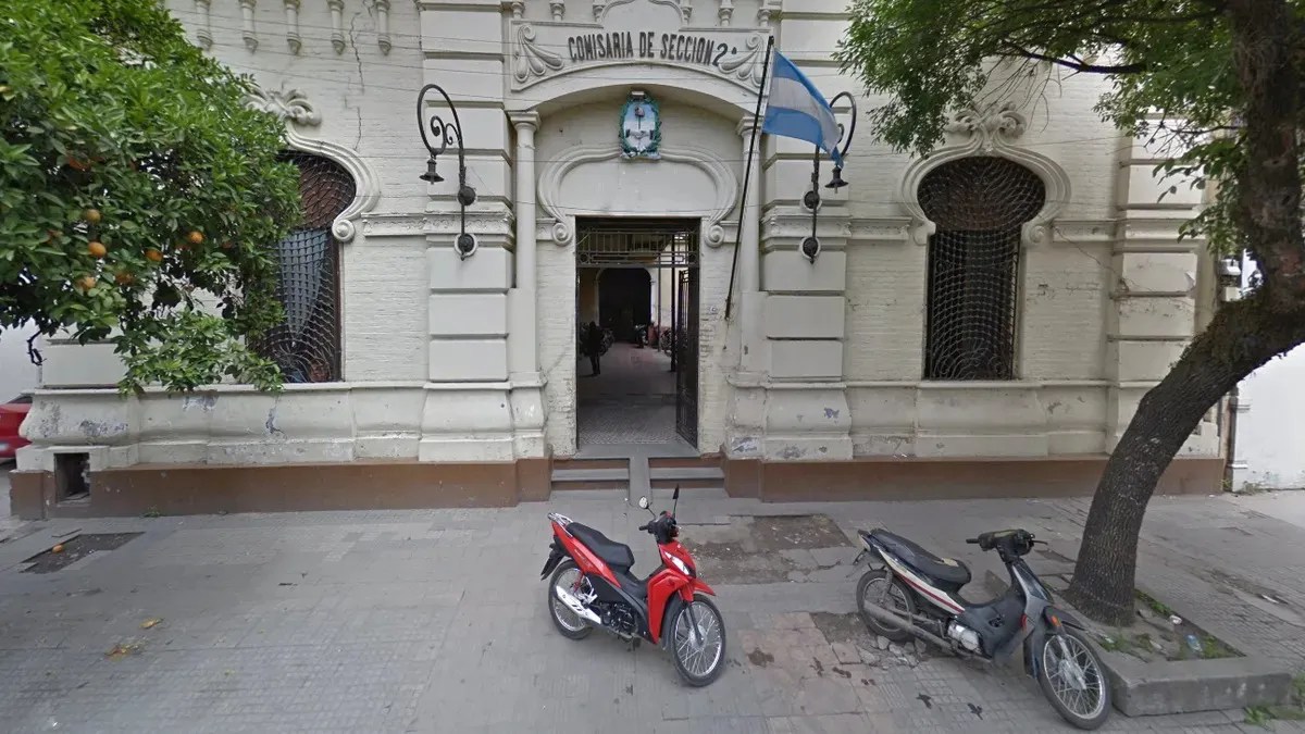 Por peligro de derrumbe, trasladan la Comisaría Segunda al Predio Ferial
