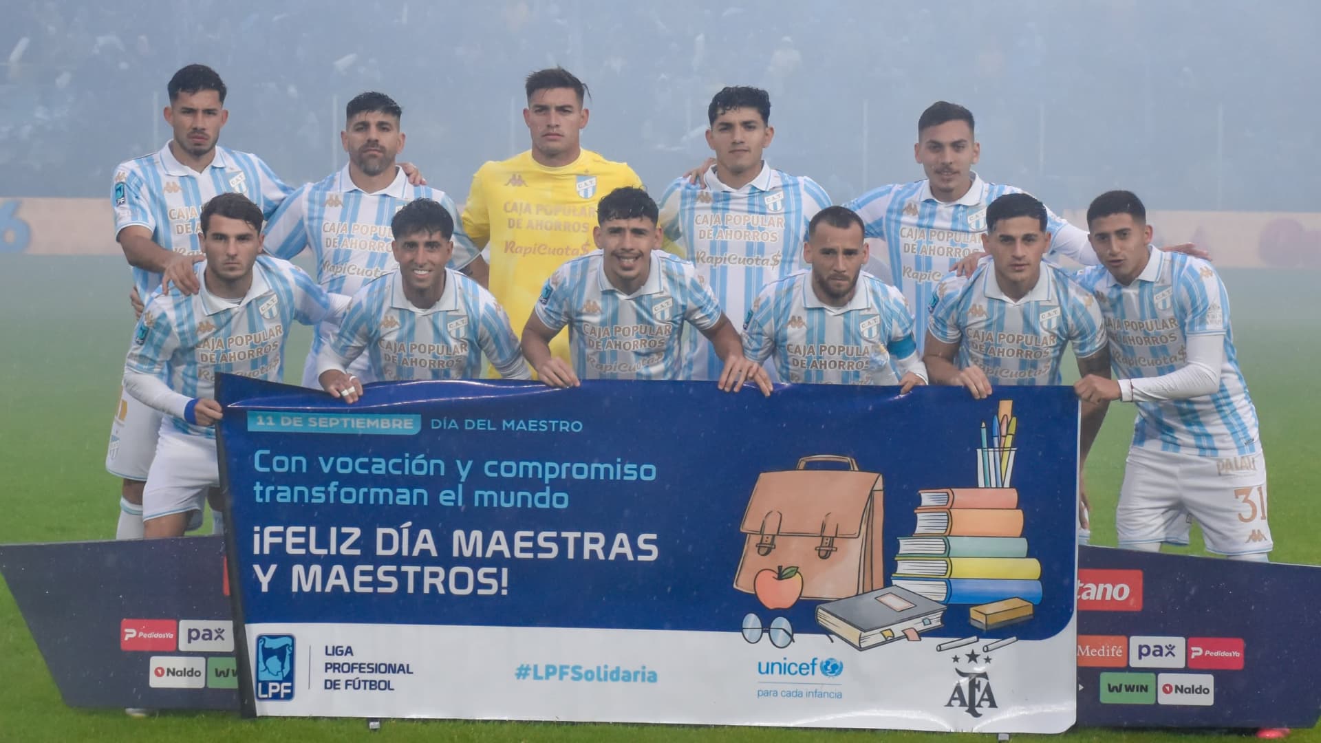 Atlético Tucumán resistió con diez jugadores pero cayó en el último aliento ante River