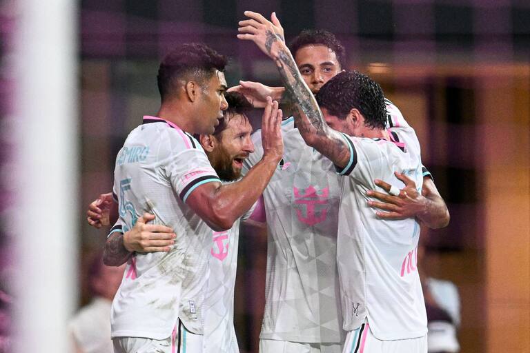 lionel-messi-en-el-centro-de-los-festejos-del-gol-PZO2PXUR2JDABIMOQ3U32JTSWM.jpg