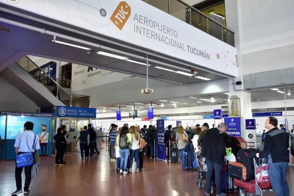 Récord de pasajeros internacionales y mayor conectividad federal durante agosto