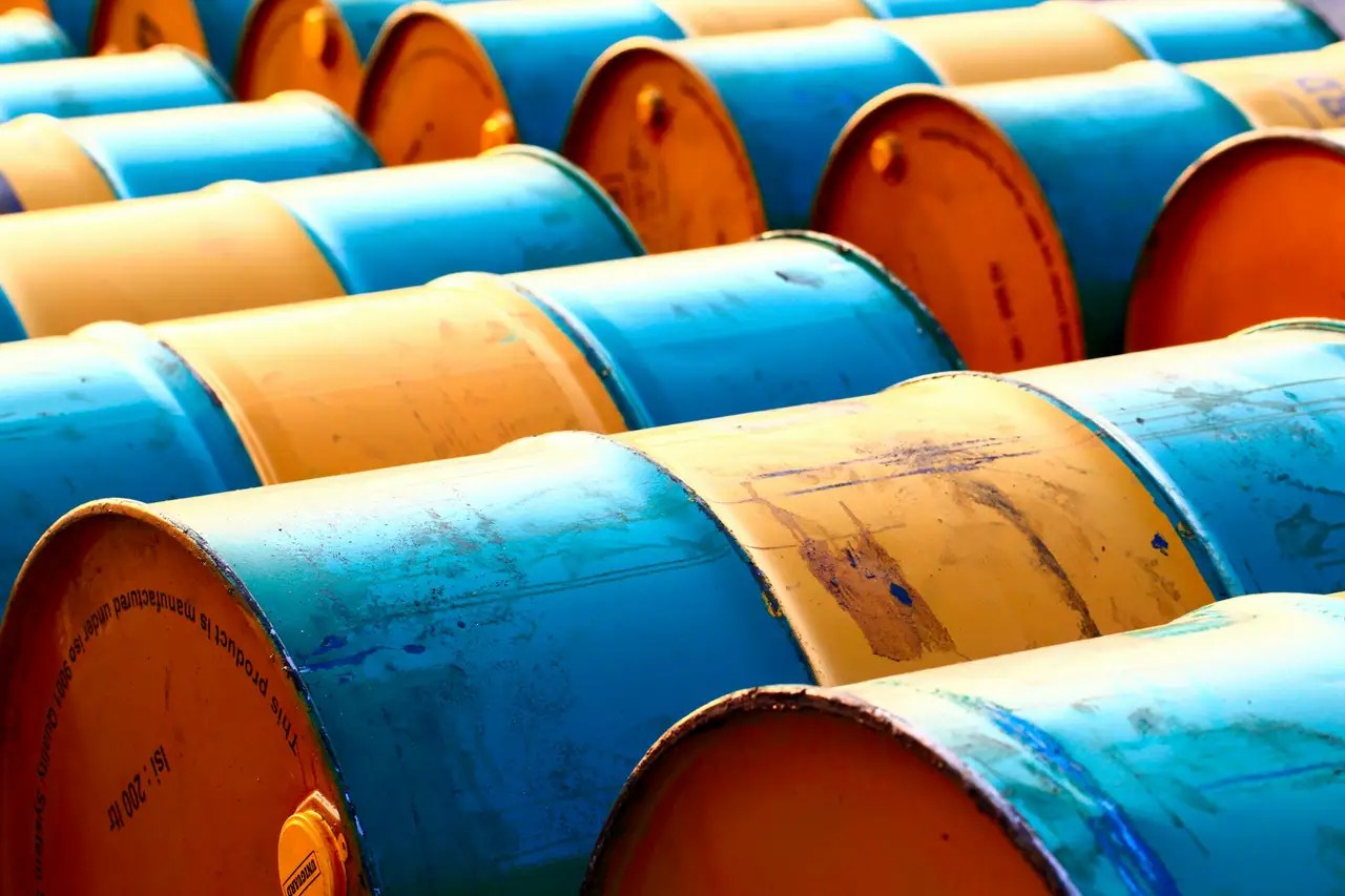 El petróleo Brent se acerca a los US$110 ante la tensión en Medio Oriente y el cierre del Estrecho de Ormuz