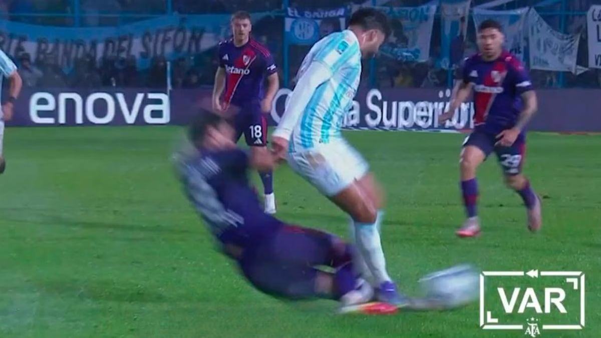 Beligoy rompió el silencio y salió a bancar al VAR en la jugada de Arambarri sobre Canelo