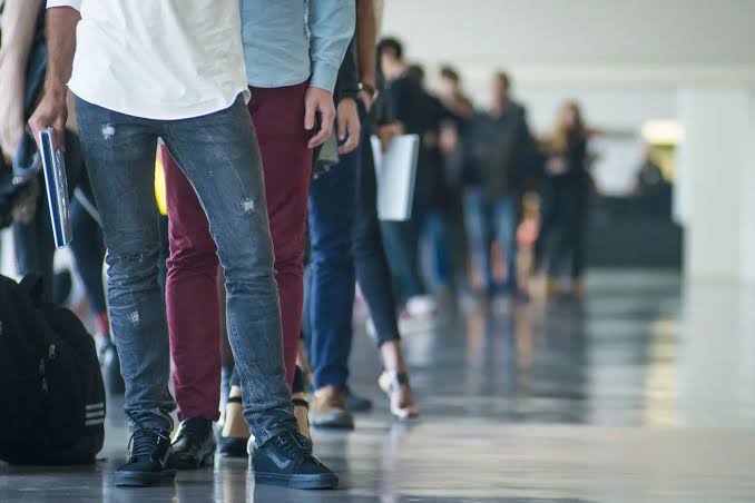 La desocupación provincial se ubicó en el 5,5% y hay 126.000 tucumanos que trabajan pero buscan otro empleo
