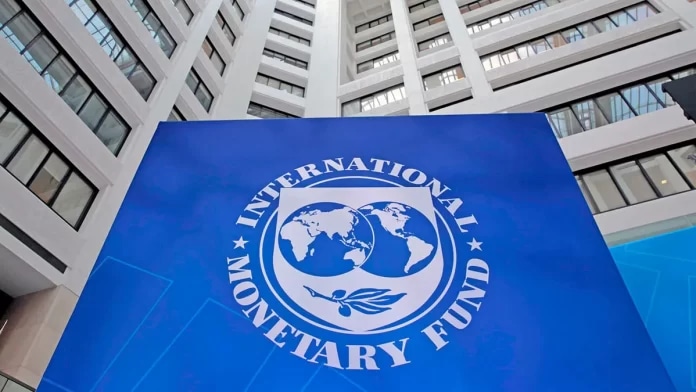Llega al país una nueva misión del FMI para la tercera revisión del programa económico 