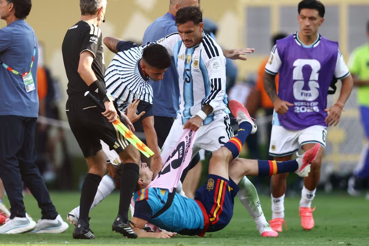 durisima-sancion-de-la-fifa-a-la-argentina-por-DDBYNNBPNVEOXBTZVVRZCE75TI.avif