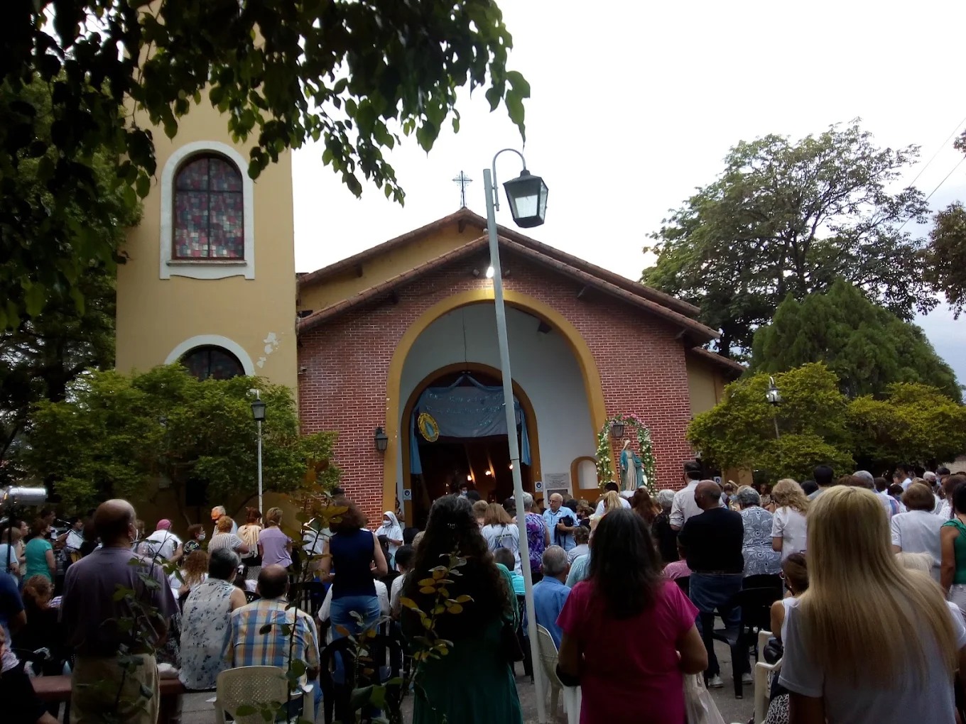 Conmoción en la Parroquia de la Medalla Milagrosa: sufrió dos robos seguidos y se llevaron hasta el cáliz sagrado