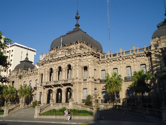 El Gobierno gestiona un préstamo de hasta $100.000 millones con el Macro para financiar 15 obras de infraestructura