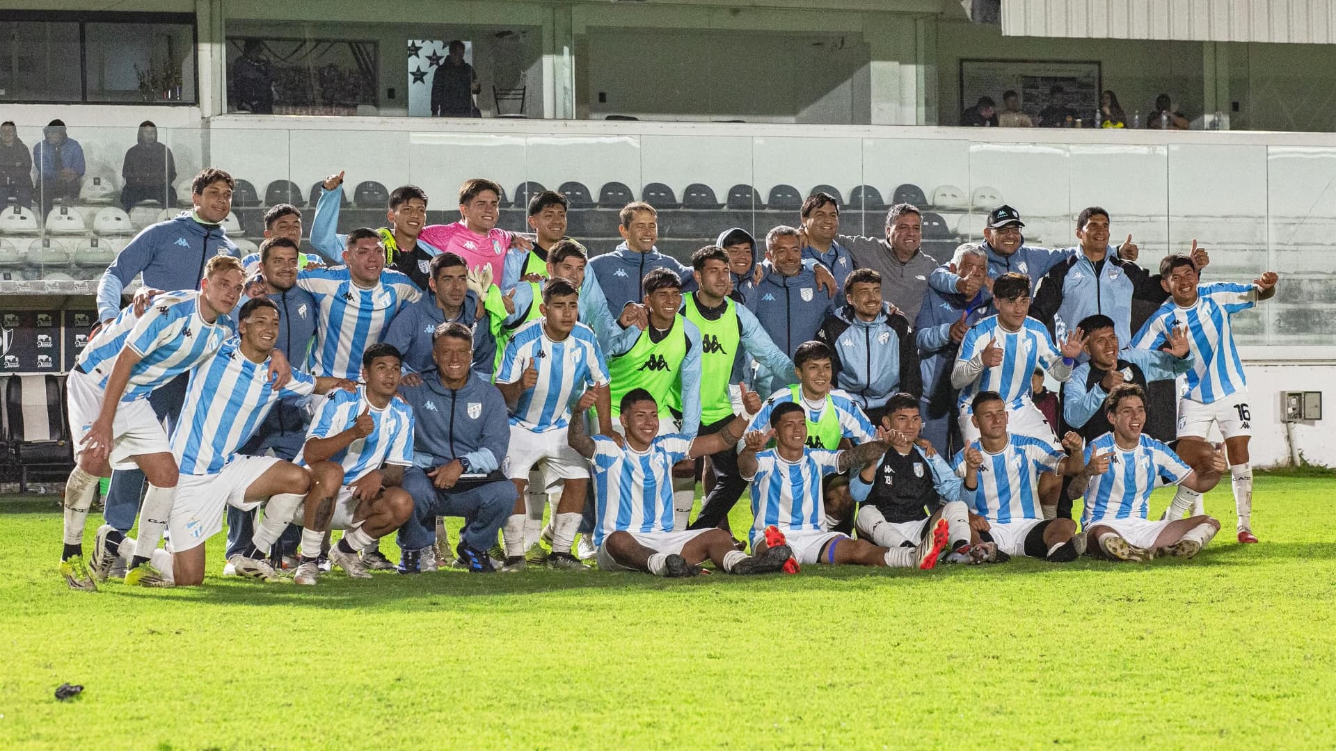 Con diez desde el primer cuarto de hora, la Reserva de Atlético resistió y ganó en Santiago del Estero