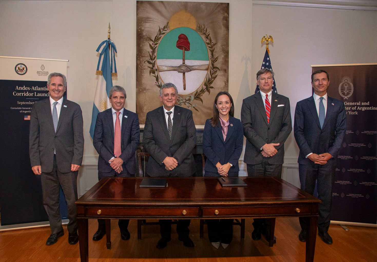 Argentina y EE.UU.  firmaron un acuerdo de hasta U$S 7.000 millones para obras de infraestructura