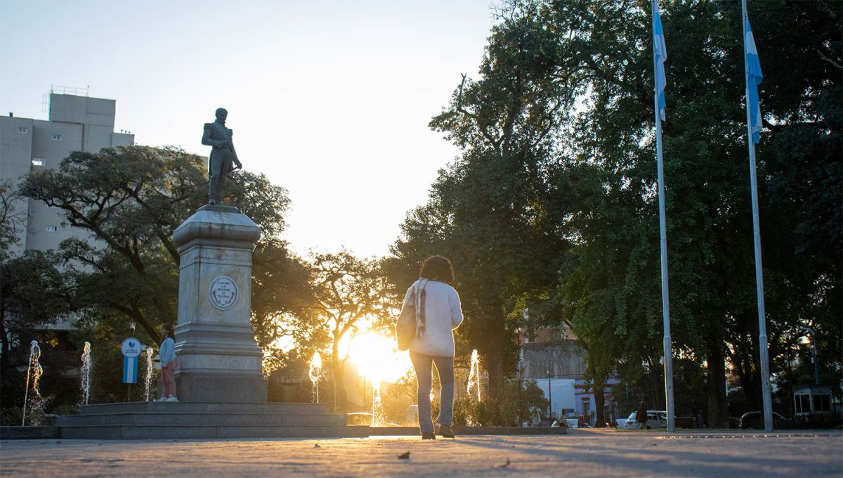 Anticipan una jornada calurosa con máximas de 32 grados y sin precipitaciones para la capital provincial