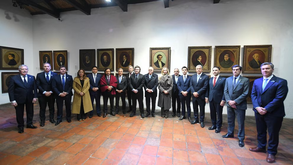 gobernadores milei.avif