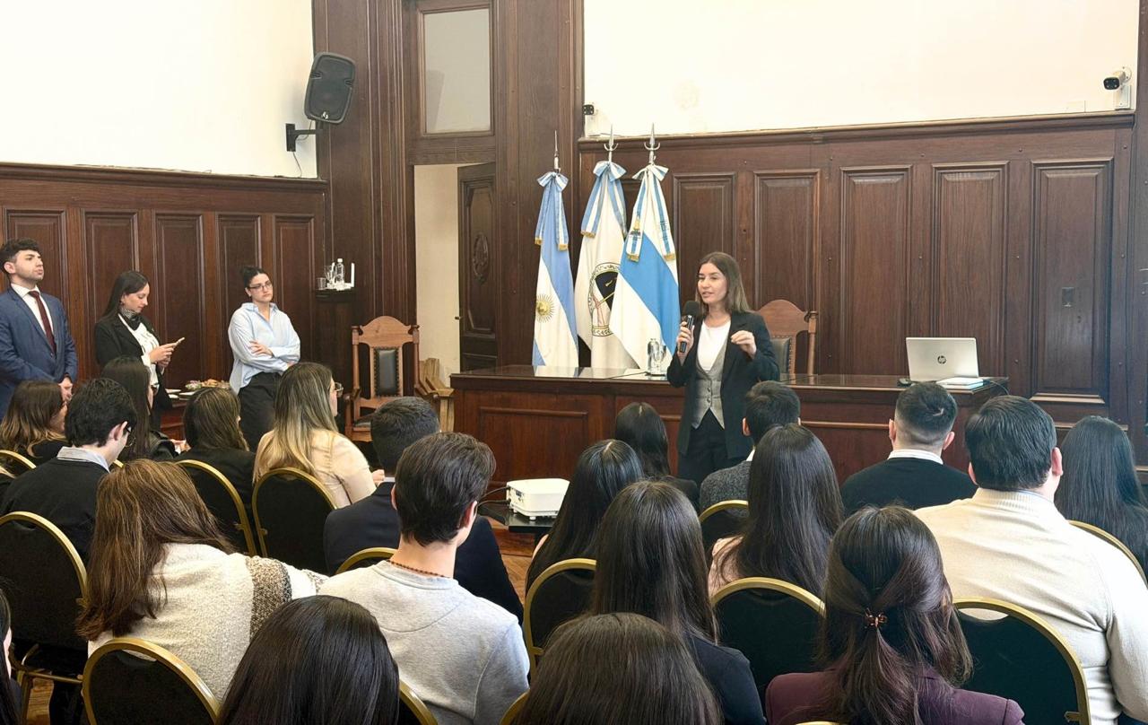 La Corte acercó a estudiantes de Derecho el funcionamiento de la Justicia de Paz y las OGA