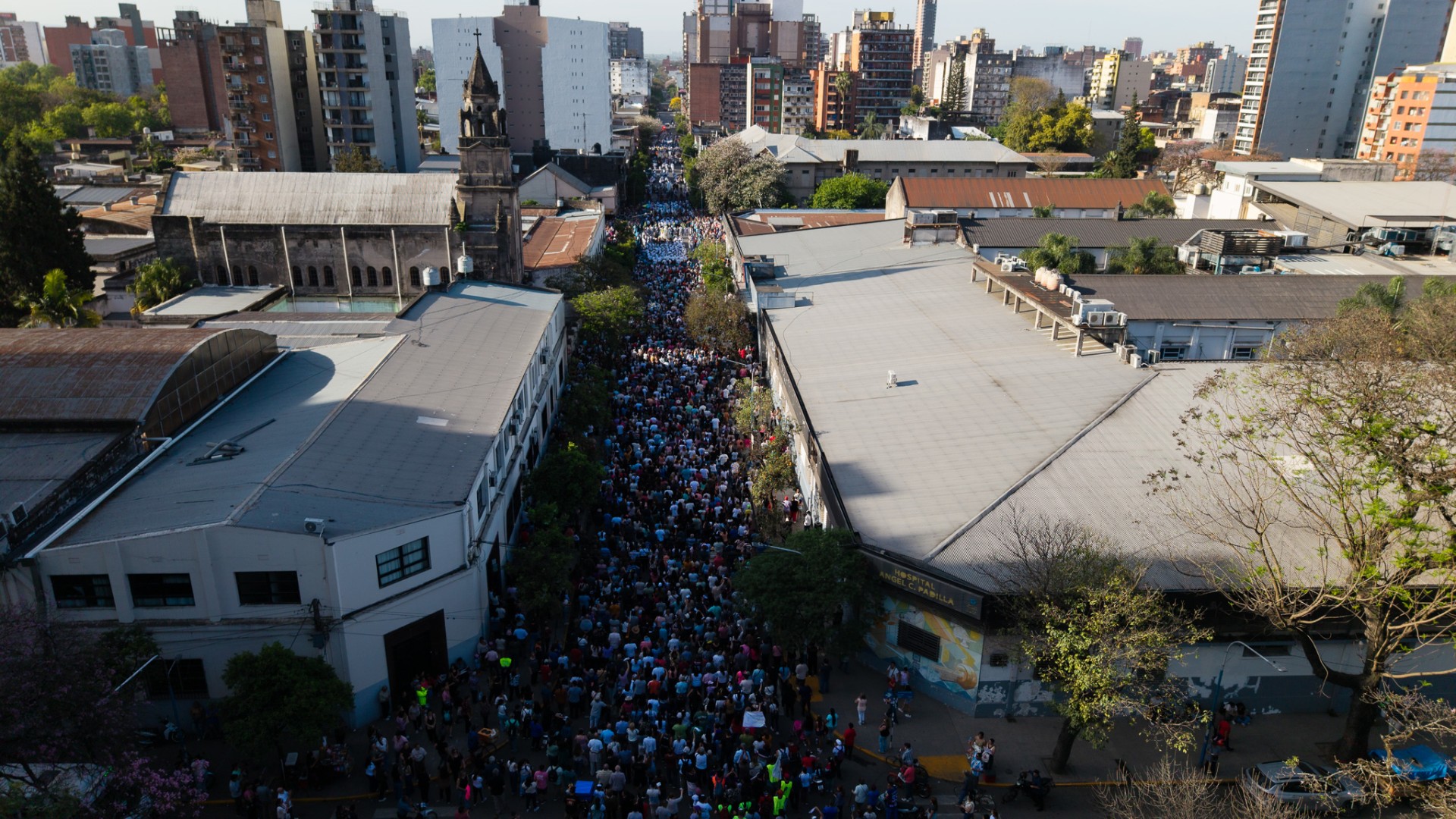 Una procesión interminable: miles de fieles acompañaron a la Virgen de la Merced por las calles de Tucumán