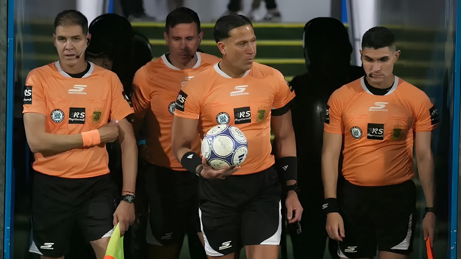 Amiconi habló tras la polémica en el offside: "En la última jugada del partido hay un error"