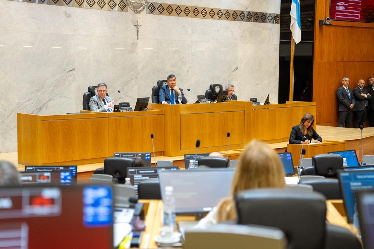 El PJ defendió la ampliación presupuestaria para evitar que "se paralice el Estado provincial" ante una oposición dividida