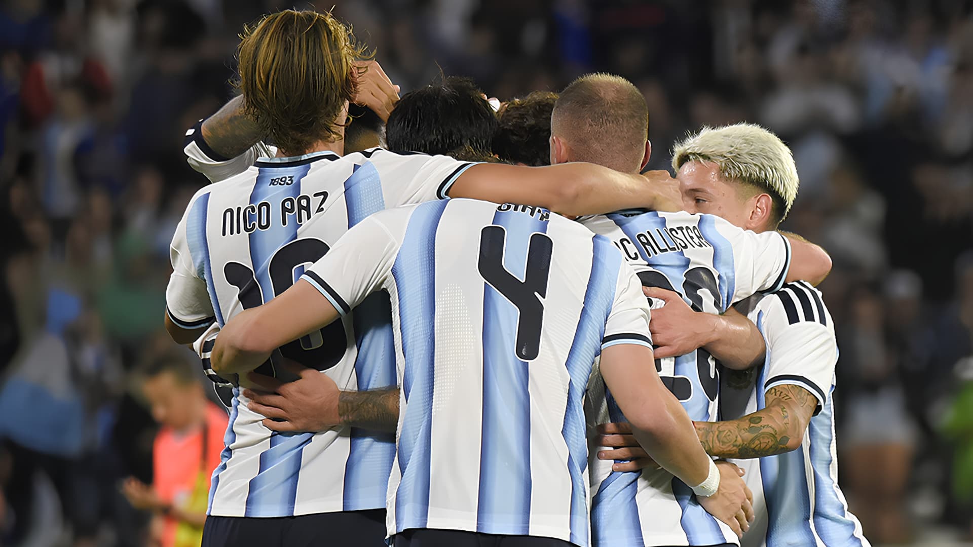 Argentina arrancó la era post-Mundial con una goleada por 4-0 a Bolivia en Córdoba
