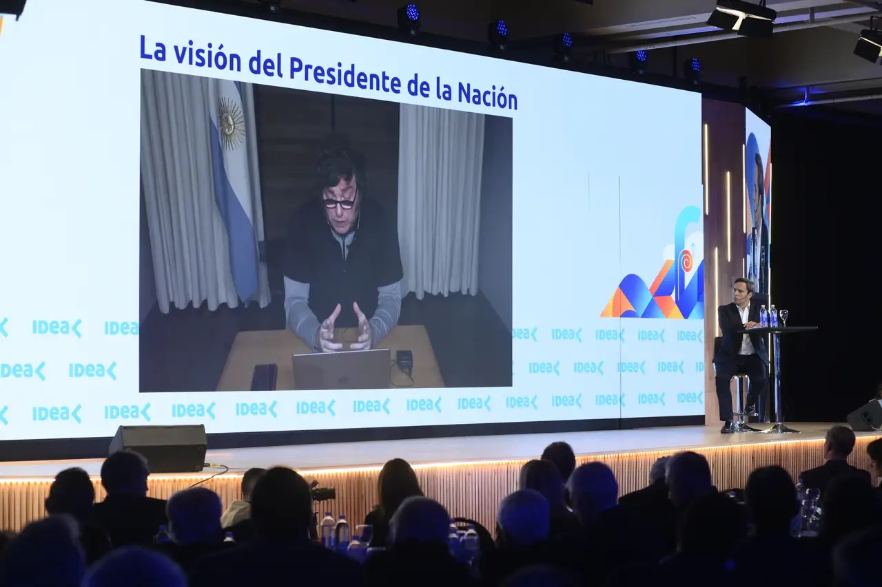 Javier Milei pidió “paciencia” y aseguró que enfrentó “siete intentos de golpes de Estado”