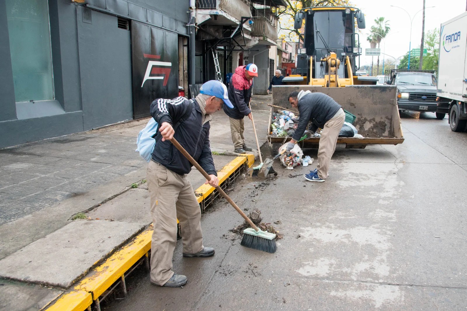 Capital: intensifican la limpieza de alcantarillas y piden no sacar la basura durante las lluvias