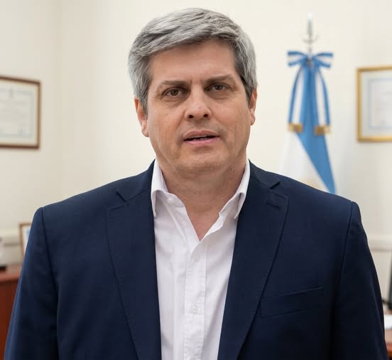 agustin fernandez.jpg