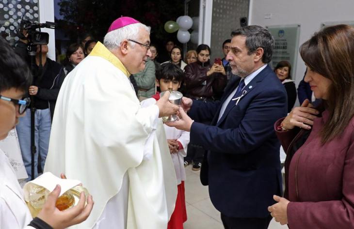 El arzobispo Carlos Sánchez llevó su bendición a los pacientes y trabajadores del Hospital Lomas de Tafí