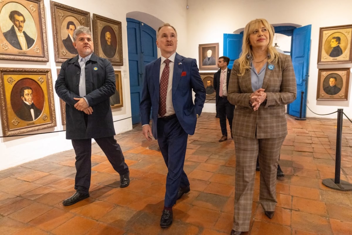 Rossana Chahla recibió al embajador de Estados Unidos Peter Lamelas para abrir opciones de cooperación (4).jpeg