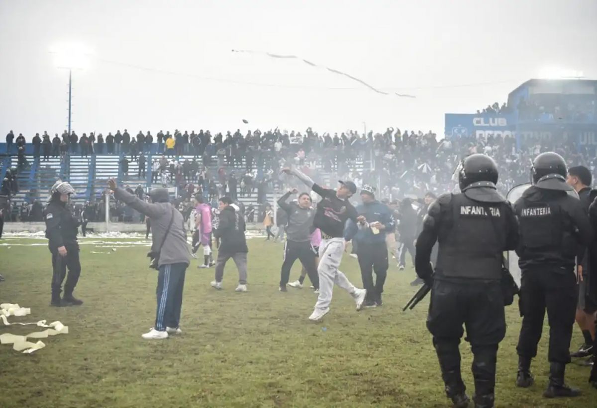 escndalo-final-liga-tucumana-fue-suspendida-entretiempo-conflicto-inicio-partir-pelea-entre-jugadores-1150526-174735.jpg
