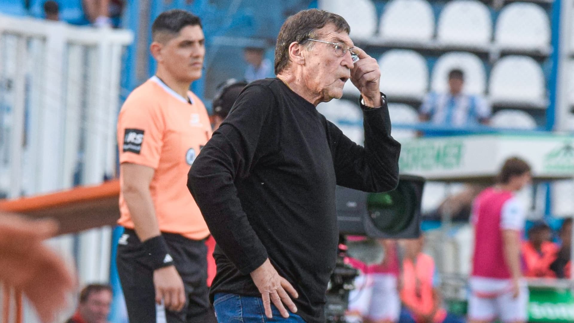 La mirada de Falcioni tras la derrota: "En el segundo tiempo no agarramos nunca la pelota"
