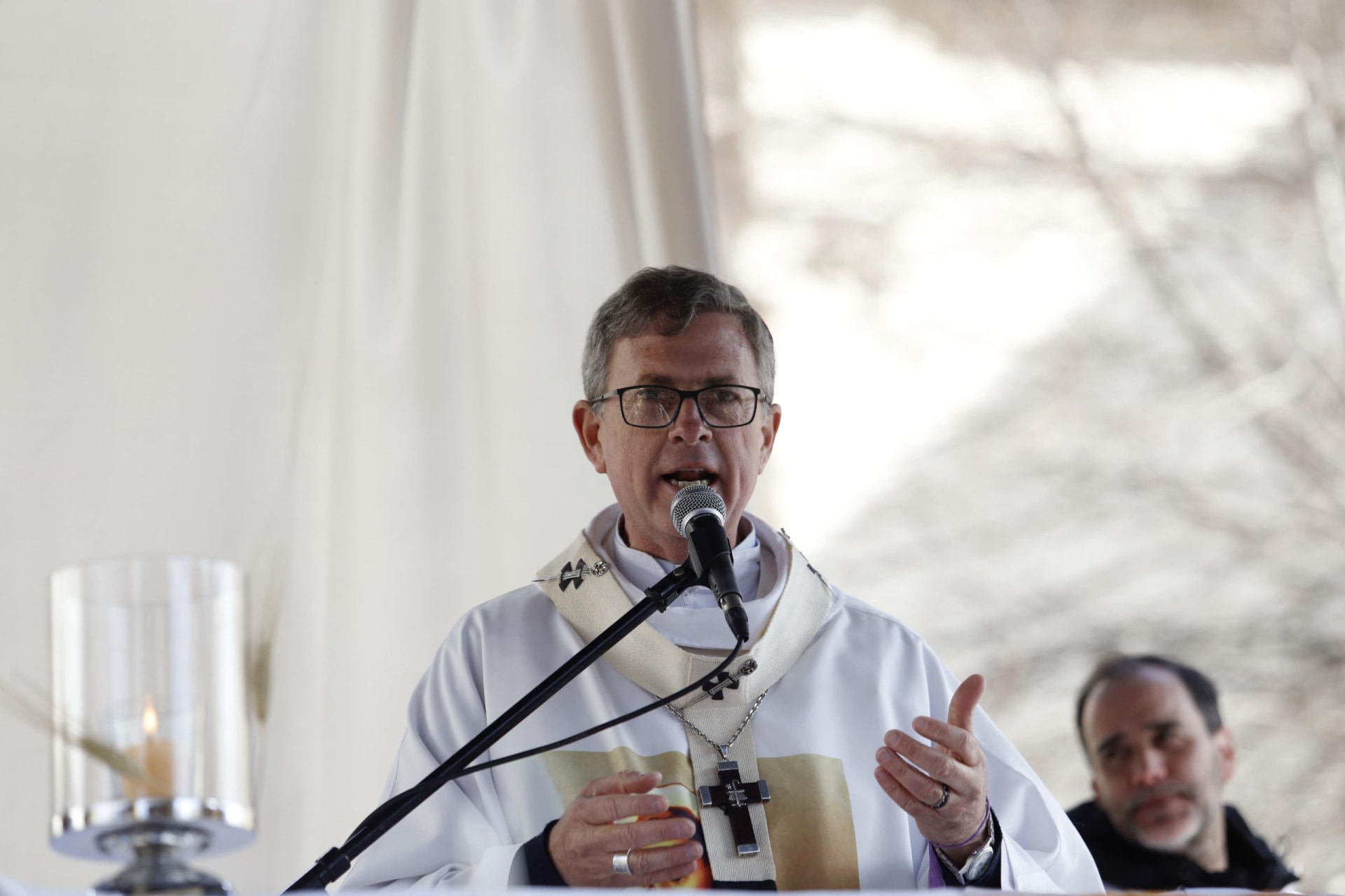 García Cuerva llamó a superar la “grieta” desde Luján: “Es imposible mirar al otro con desprecio”