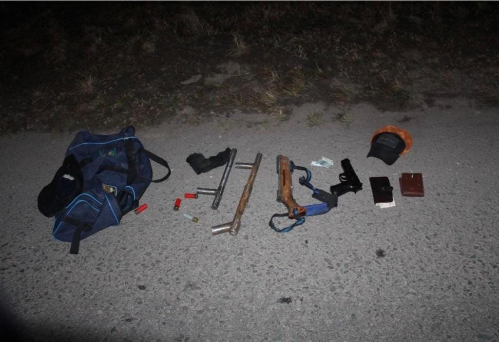 Datos de pasajeros y uniformes de Gendarmería: así operaba una banda que asaltaba tours de compras