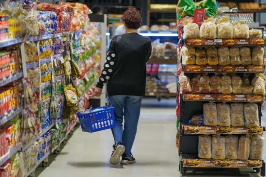 Consultoras estiman que la inflación de septiembre volvió a ubicarse cerca del 2%, impulsada por los alimentos