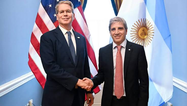 Caputo aseguró que la Argentina mantendrá el respaldo del Tesoro de Estados Unidos