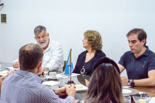 La Unión Industrial respaldó la eliminación de 59 tasas y pidió profundizar la reducción de la carga tributaria