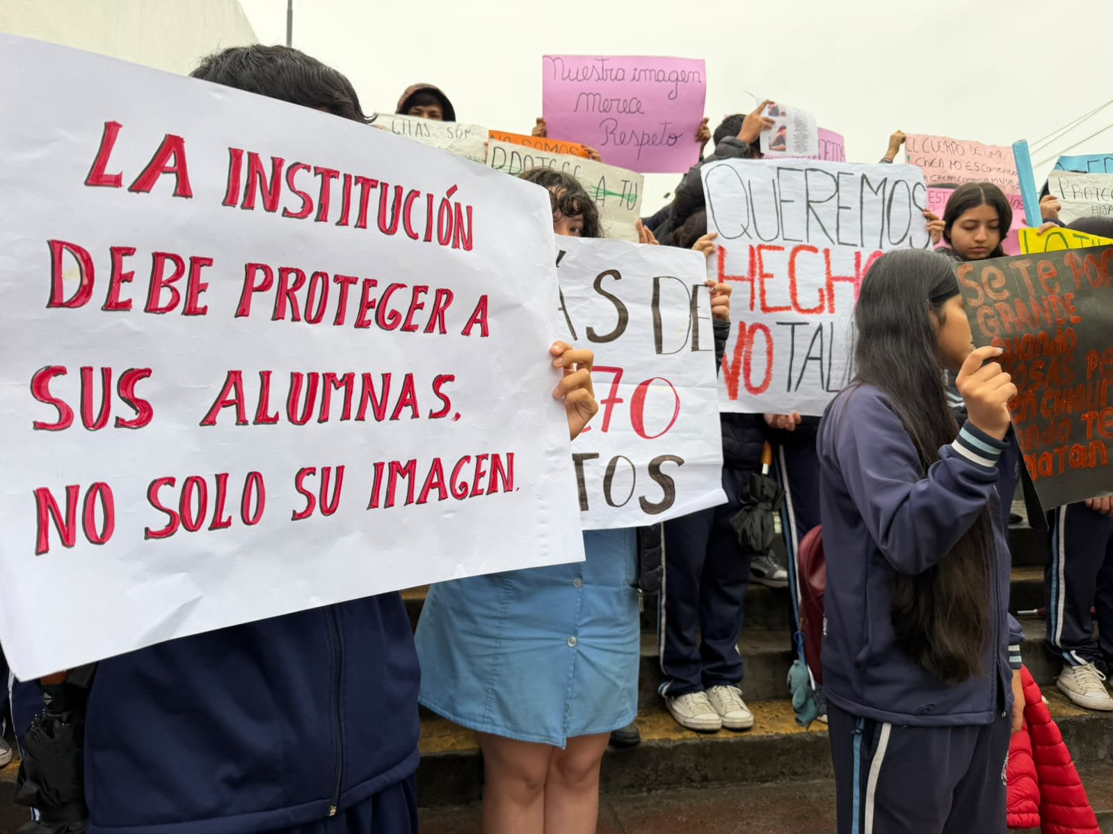 “Vendía las fotos de mis compañeras en OnlyFans”: se agravan las acusaciones contra un estudiante secundario de San Pablo