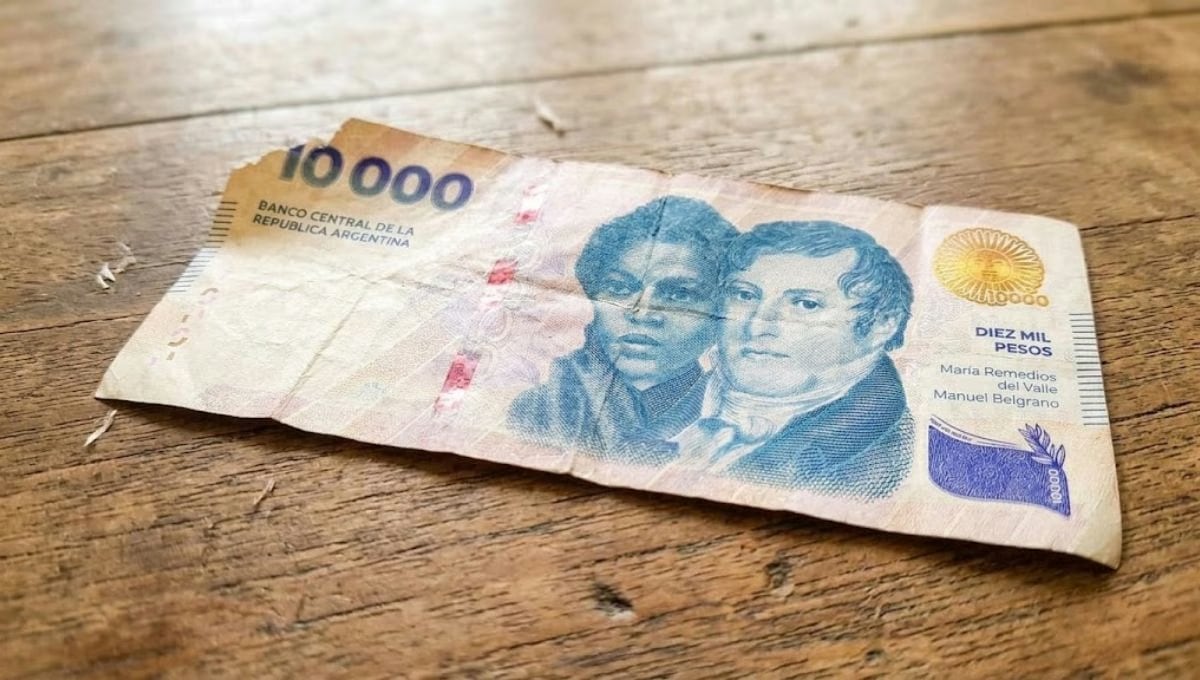 Billetes manchados o rotos: pasos a seguir si un banco se niega a cambiarlos