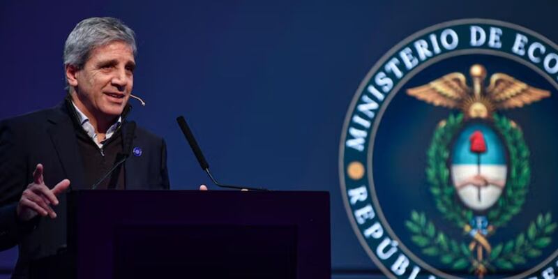 Luis Caputo participará en la asamblea del FMI: tramitará un desembolso por U$S 680 millones