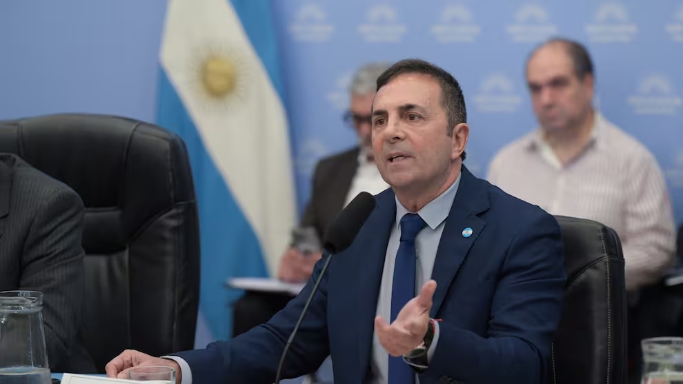El Gobierno defendió el monotributo ante la informalidad mientras Tucumán sumó empleo registrado y rozó récords de cuentapropismo precario