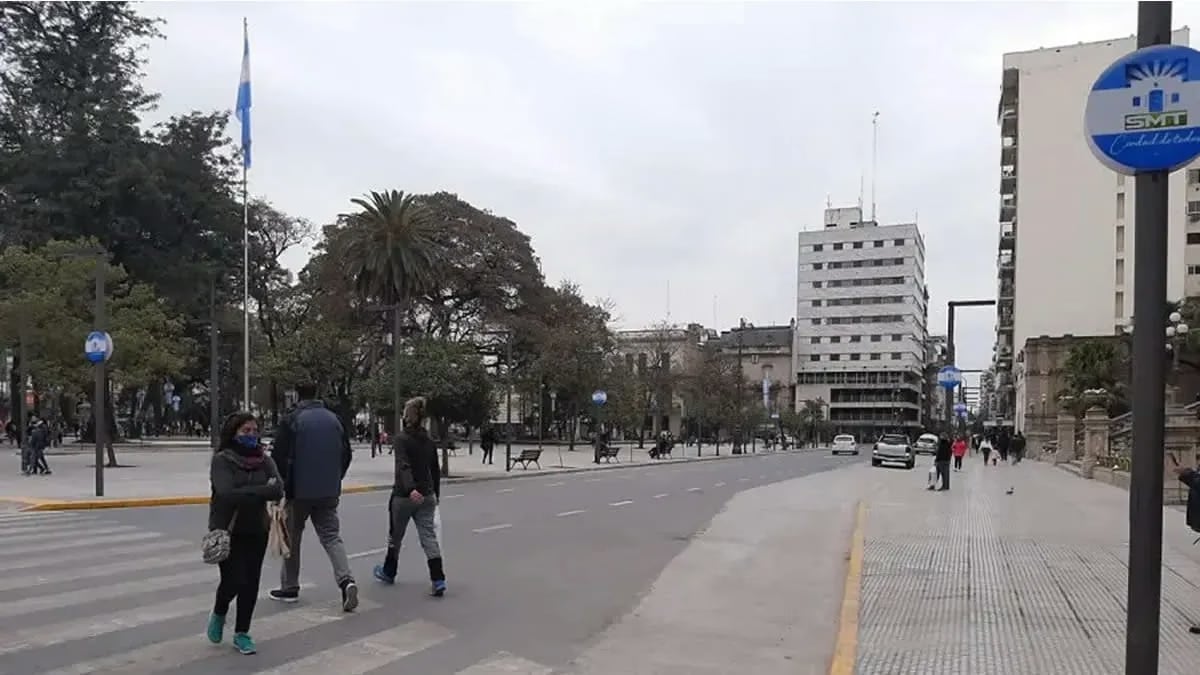 Día gris en la capital: anticipan cielo nublado y un 50 por ciento de probabilidad de lluvias matutinas