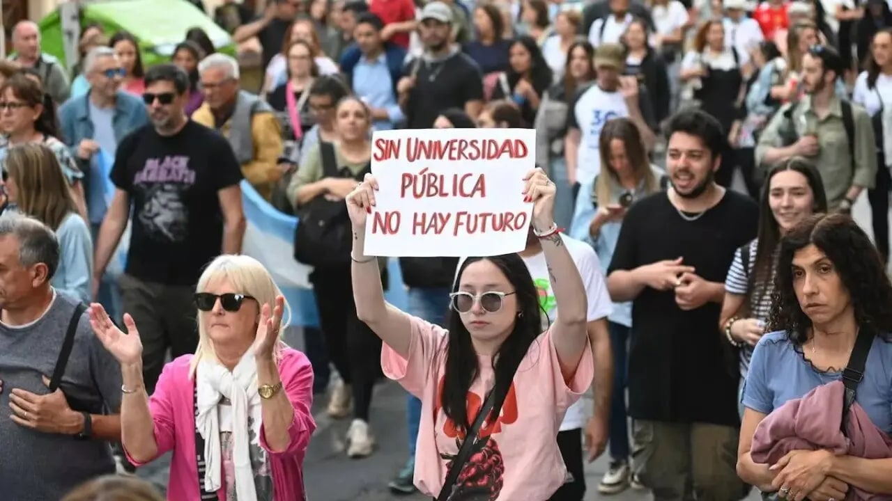 Marcha Federal Universitaria: las claves del reclamo que ya acumula cinco marchas desde que asumió Milei