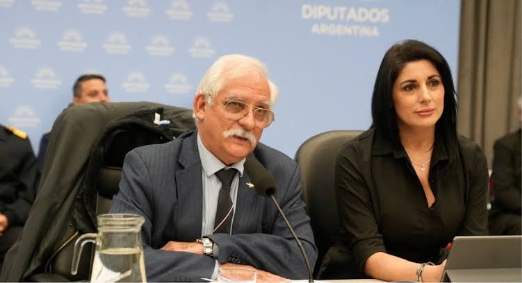 El oficialismo busca llevar al recinto el proyecto sobre Malvinas tras la fallida sesión opositora