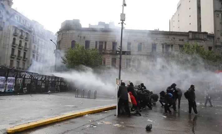 El Gobierno denunció penalmente a manifestantes por los incidentes durante la Marcha Federal Universitaria