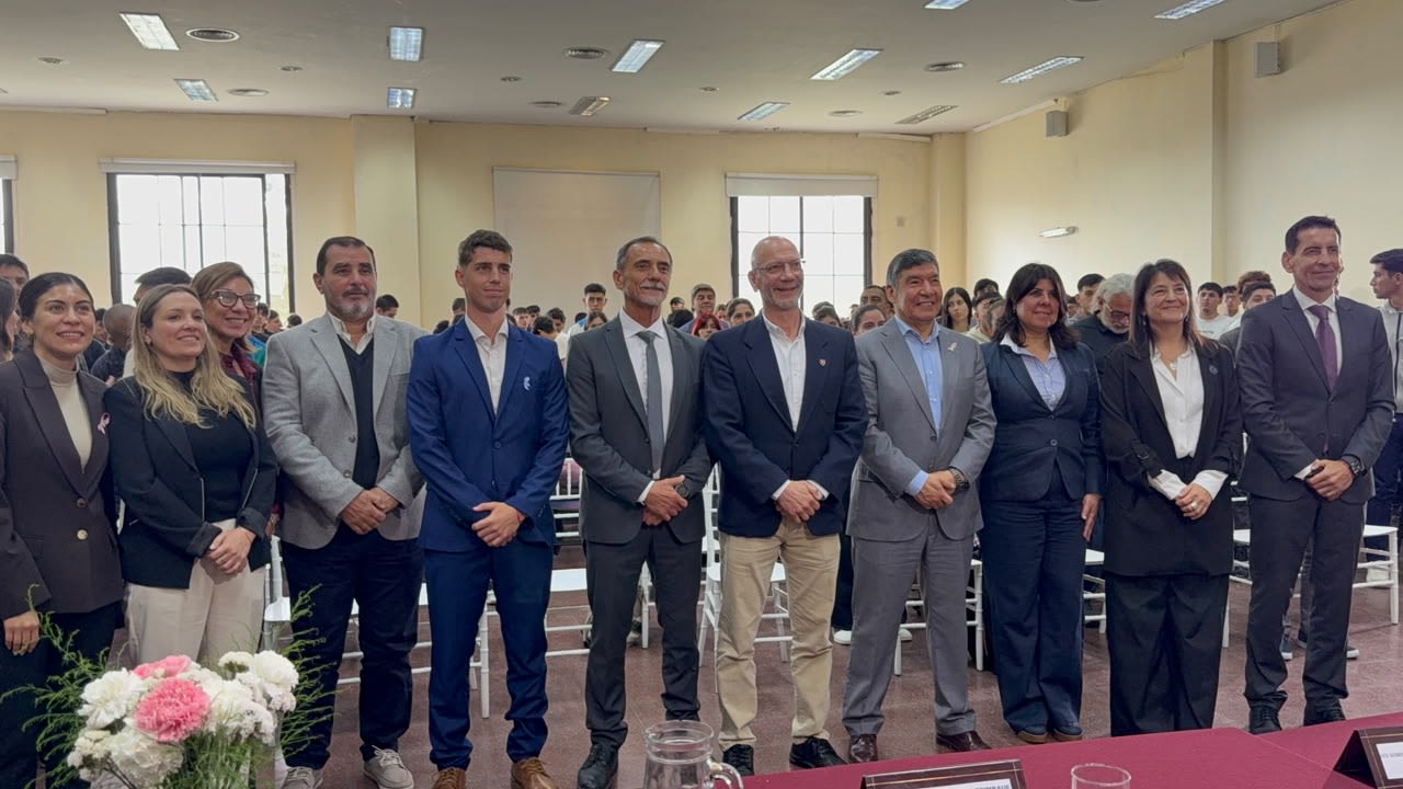 Acevedo, en la apertura de la jornada: “Los jóvenes son el presente y yo confío mucho en ustedes”