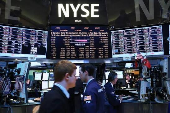 Los bonos argentinos perdien  1% en Wall Street y el riesgo país sigue escalando  