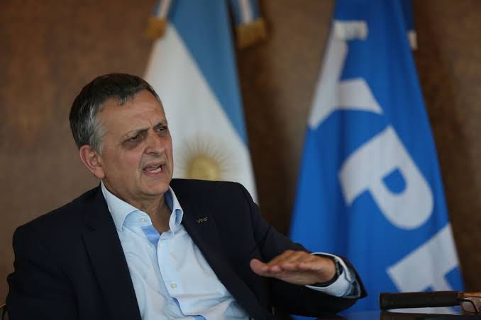 "Cuando baje el petróleo, no vamos a poder bajar el precio de los combustibles"