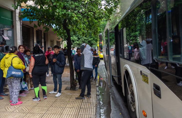 Tras el fin de la temporada citrícola, 20.000 tucumanos buscan trabajo en otras provincias y piden transporte gratuito