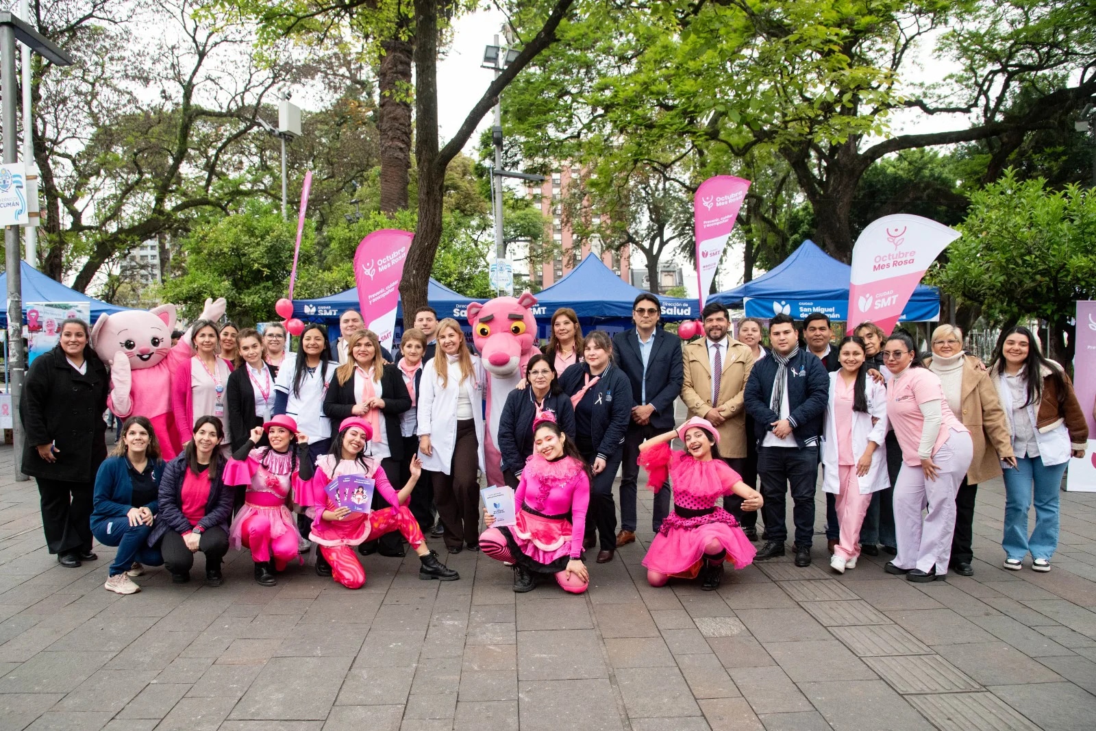 Prevención del cáncer de mama: el Tráiler de la Mujer y el Piso Rosa refuerzan la atención médica en San Miguel de Tucumán
